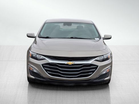 Used 2023 Chevrolet Malibu LT image 2