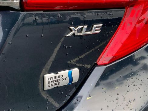 Used 2014 Toyota Camry XLE image 9