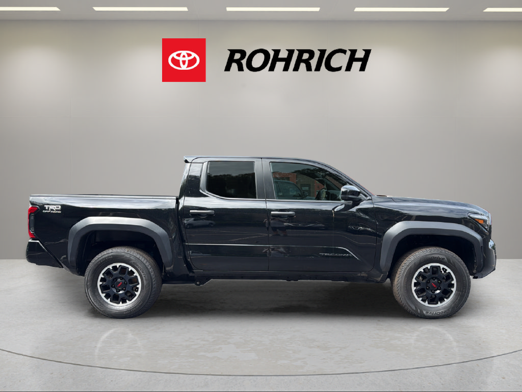 Used 2024 Toyota Tacoma TRD Off-Road AWD/4WD image 5