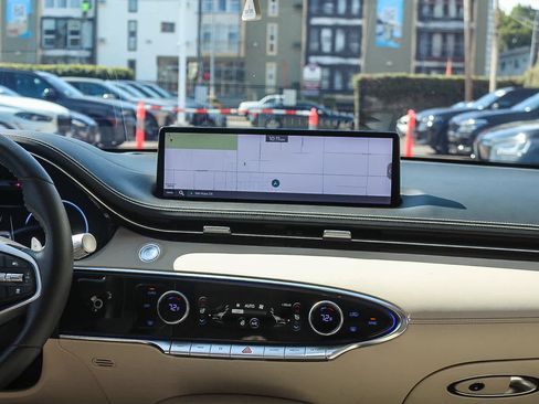 Used 2023 Genesis GV70 3.5T Sport w/ Sport Prestige Package image 13