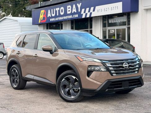 Used 2025 Nissan Rogue SV AWD/4WD image 5