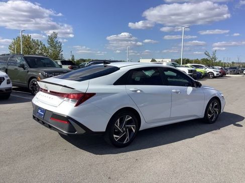 Certified 2025 Hyundai Elantra Sport image 6