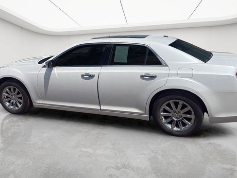 Used 2011 Chrysler 300 Limited RWD image 7