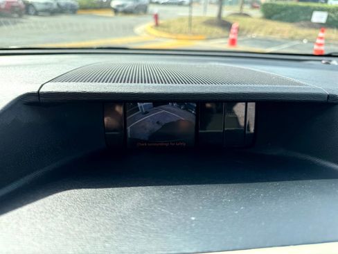 Used 2011 Toyota Sienna Limited image 31