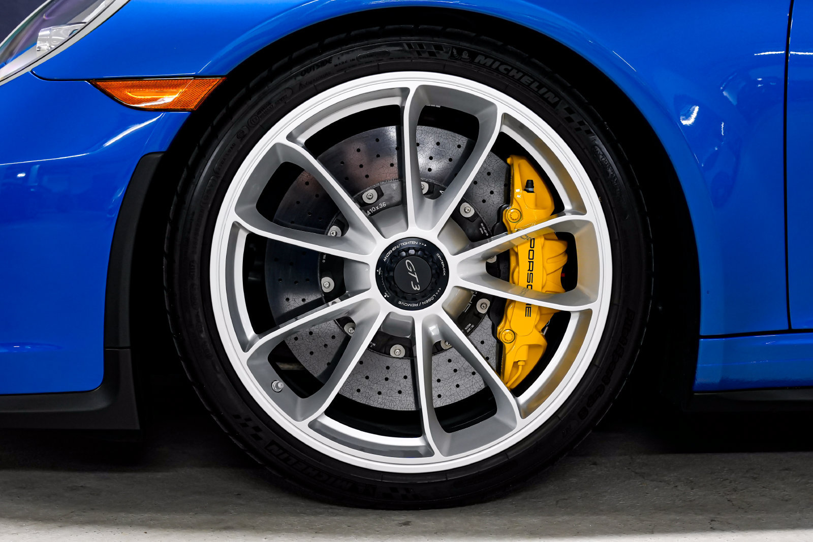 Used 2018 Porsche 911 GT3 RWD image 43