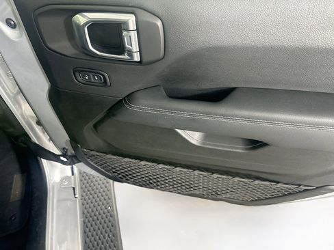 Used 2022 Jeep Wrangler Sahara image 30