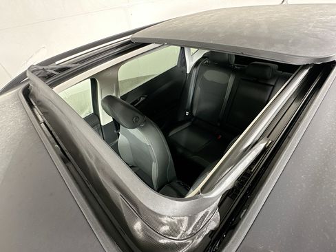 New 2026 Volkswagen Taos SE image 20