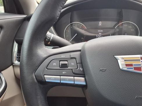 Used 2022 Cadillac XT4 Premium Luxury w/ Enhanced Visibility Package FWD image 27