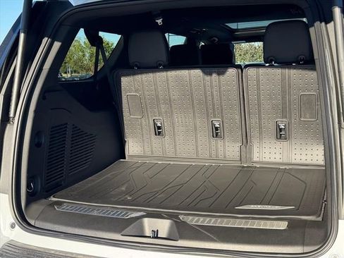 New 2026 Chevrolet Suburban Premier image 5