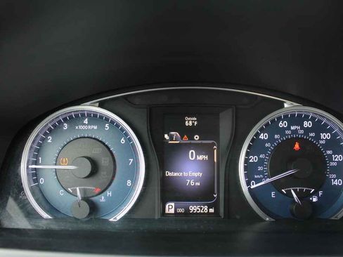 Used 2016 Toyota Camry LE image 14