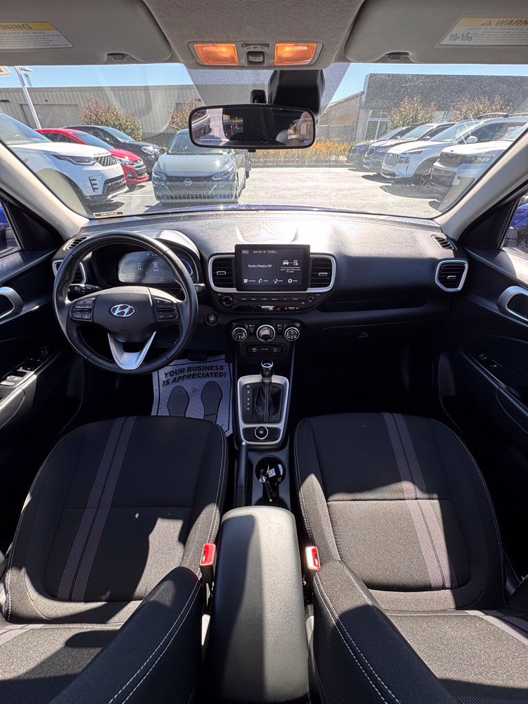 Used 2024 Hyundai Venue SEL FWD image 16