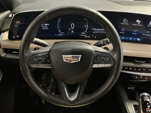 Used 2024 Cadillac XT4 Luxury w/ Cold Weather Package AWD/4WD image 17