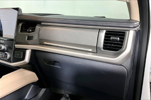 Used 2023 Ford Expedition XLT RWD image 17