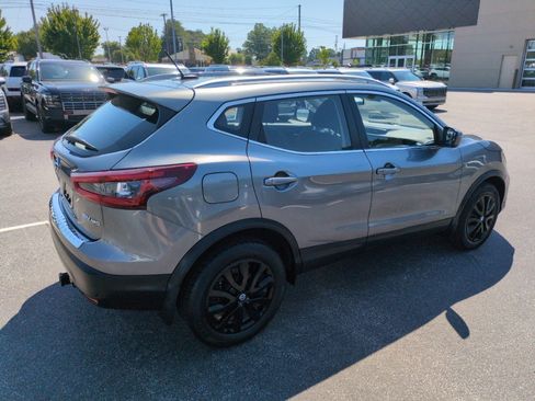 Used 2021 Nissan Rogue Sport SV AWD/4WD image 7