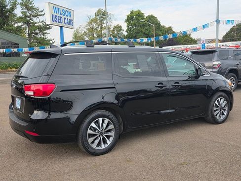 Used 2018 Kia Sedona SX image 30