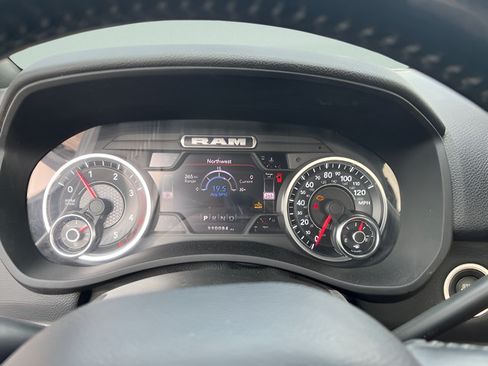 Used 2022 RAM 3500 Big Horn w/ Level C Equiment Group AWD/4WD image 9