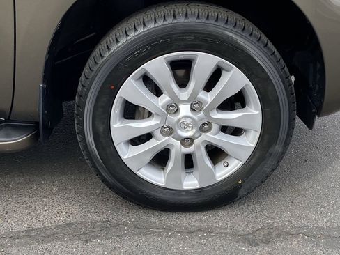 Used 2015 Toyota Sequoia Platinum image 9