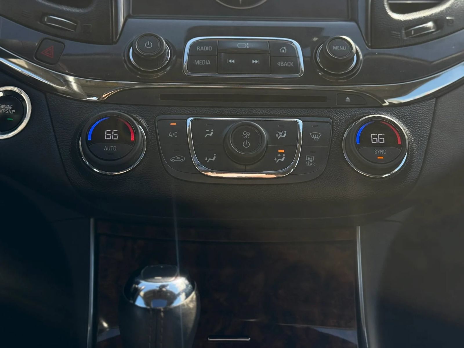 Used 2014 Chevrolet Impala LTZ FWD image 19