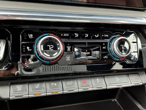 Used 2024 GMC Sierra 2500 Denali Ultimate image 27