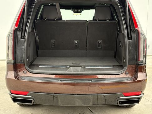 Used 2023 Cadillac Escalade Sport image 9