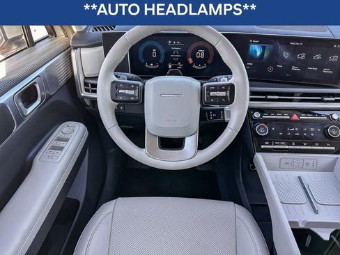 Used 2025 Hyundai Santa Fe SEL image 16