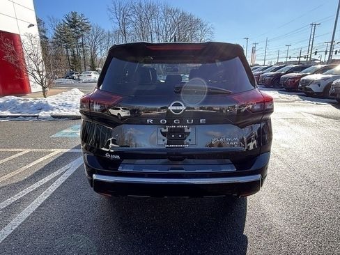 Used 2024 Nissan Rogue Platinum w/ Platinum Premium Package image 4