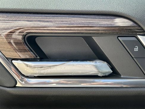 Used 2024 Chevrolet Silverado 1500 RST image 18