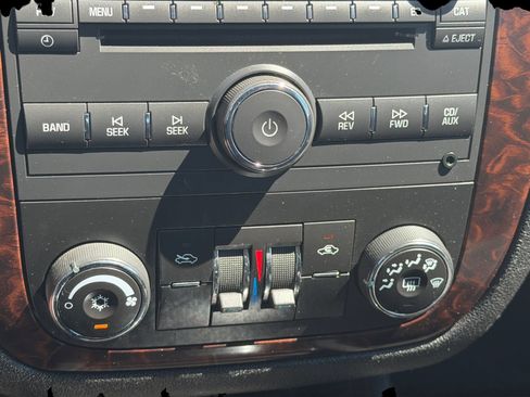 Used 2016 Chevrolet Impala LT FWD image 18