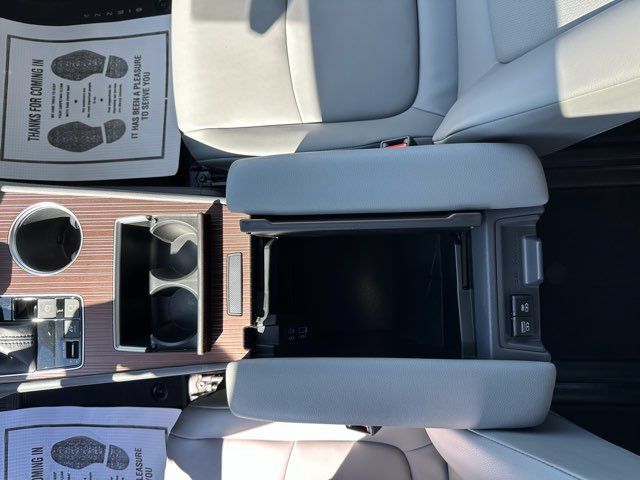 Used 2022 Toyota Sienna XLE AWD/4WD image 20