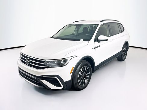 Used 2023 Volkswagen Tiguan S image 3