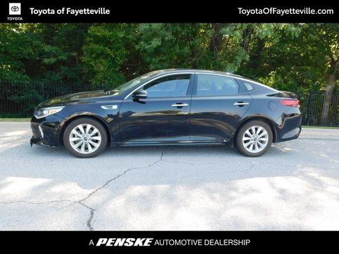 Used 2018 Kia Optima S w/ Panoramic Sunroof Package FWD image 9