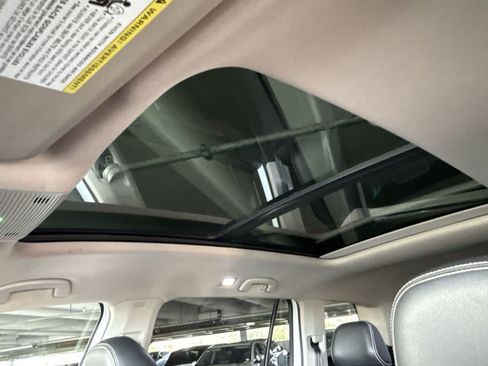 Certified 2024 Volkswagen Atlas SE FWD image 21