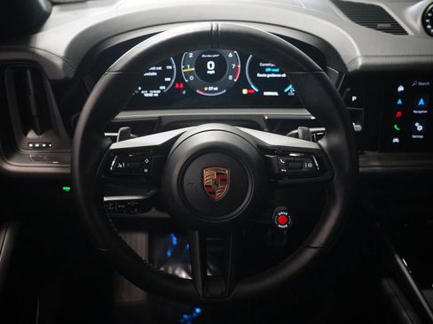 Used 2025 Porsche Cayenne Turbo GT image 15