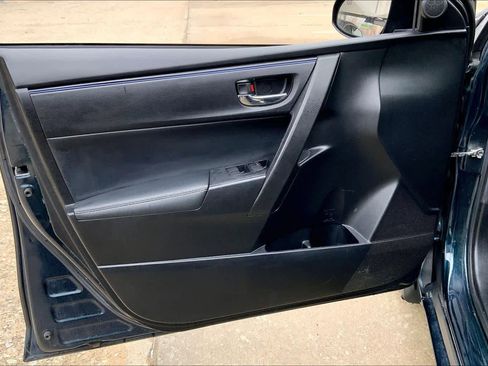 Used 2018 Toyota Corolla SE w/ SE Premium Package image 21