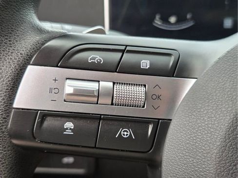 Used 2025 Hyundai Sonata SEL FWD image 34
