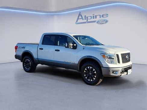 Used 2018 Nissan Titan PRO-4X w/ Pro-4x Convenience Package image 7