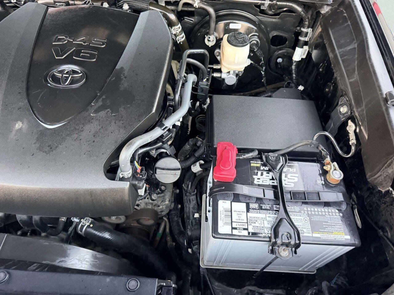Used 2017 Toyota Tacoma TRD Sport w/ Tow Package (A/T) AWD/4WD image 14