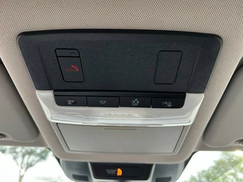 Used 2025 Nissan Rogue SV AWD/4WD image 32