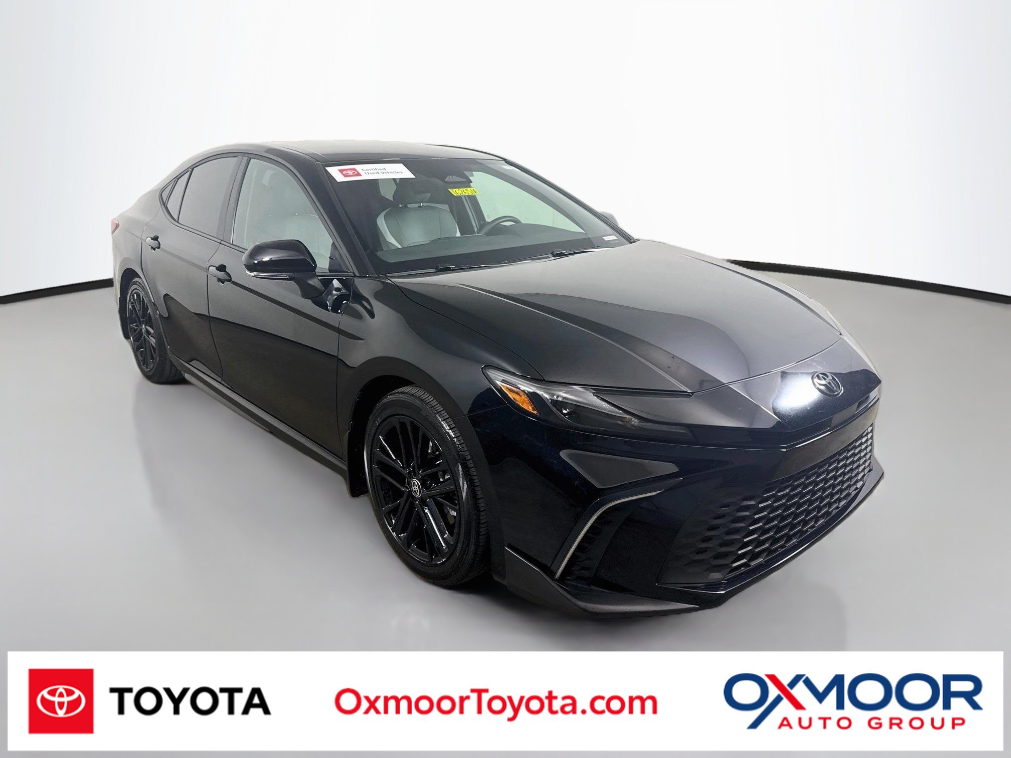 Certified 2025 Toyota Camry SE w/ Convenience Package FWD image 1
