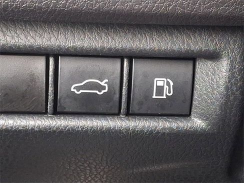 Used 2025 Toyota Camry LE image 27