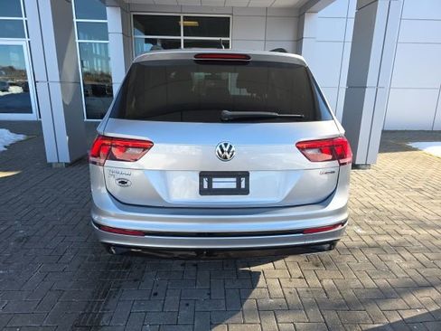 Used 2020 Volkswagen Tiguan SE R-Line image 3