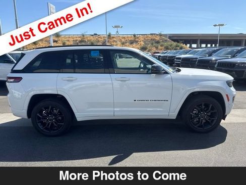 Used 2023 Jeep Grand Cherokee 30th Anniversary AWD/4WD image 7