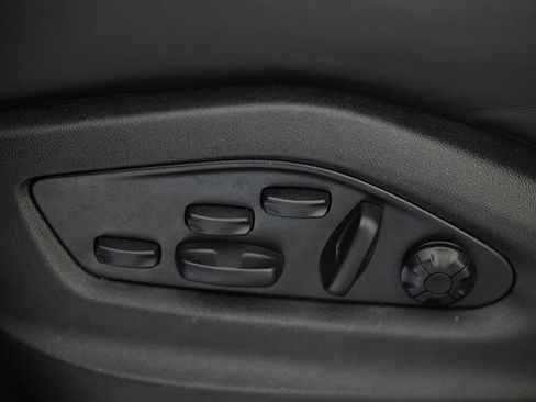 Certified 2025 Porsche Cayenne Coupe AWD/4WD image 24