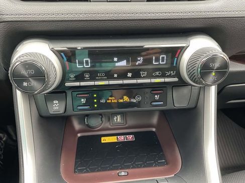Used 2025 Toyota RAV4 Limited w/ Advanced Technology Package AWD/4WD image 33