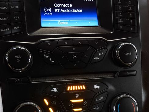 Used 2017 Ford Fusion SE FWD image 25