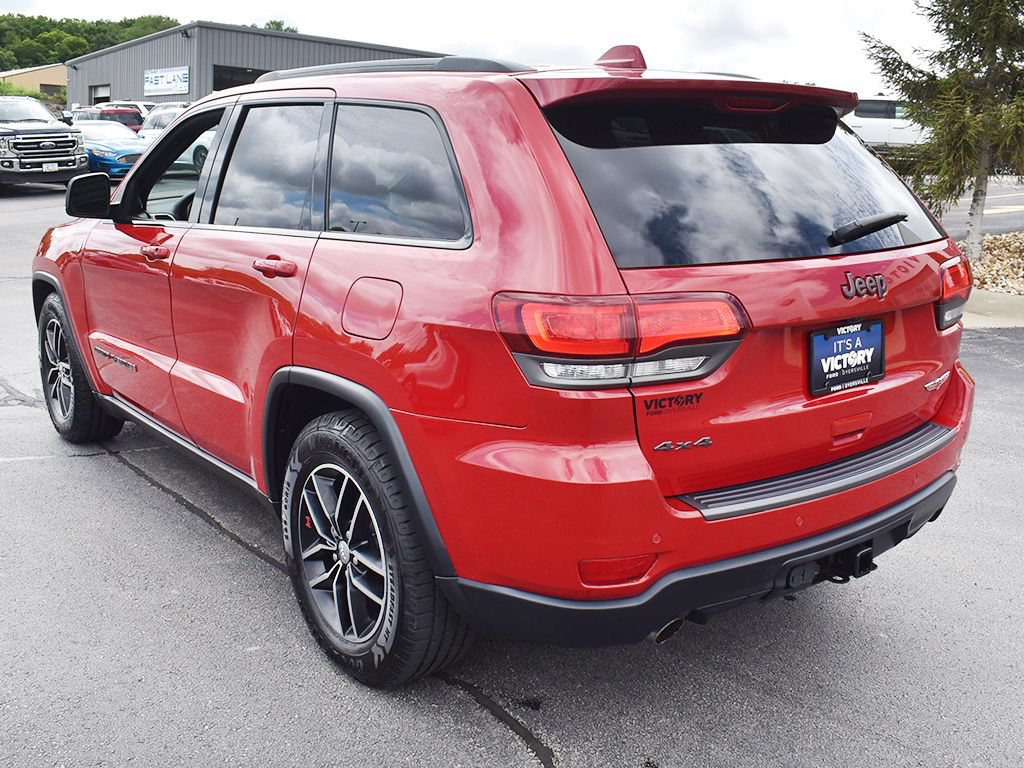 Used 2017 Jeep Grand Cherokee Trailhawk w/ Trailhawk Luxury Group AWD/4WD image 3