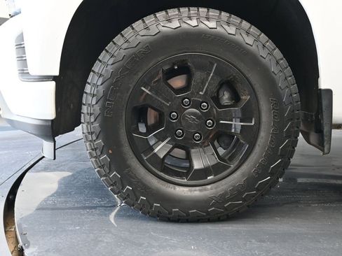 Used 2022 Chevrolet Silverado 1500 RST w/ Redline Edition image 9