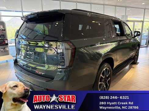 New 2026 Chevrolet Suburban RST w/ RST Capability Package AWD/4WD image 3