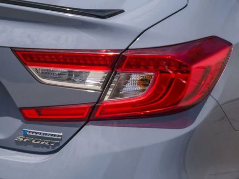 Used 2022 Honda Accord Sport image 9