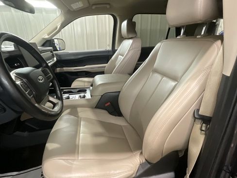 Used 2022 Ford Expedition XLT image 10